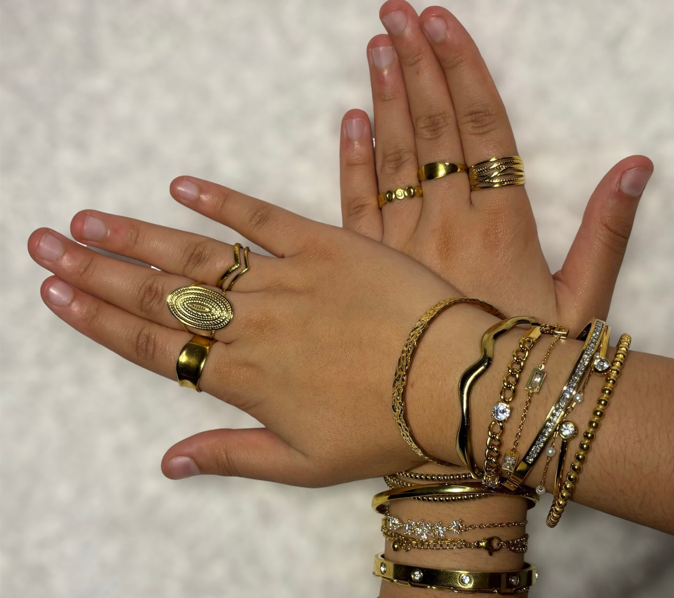 BRACELET