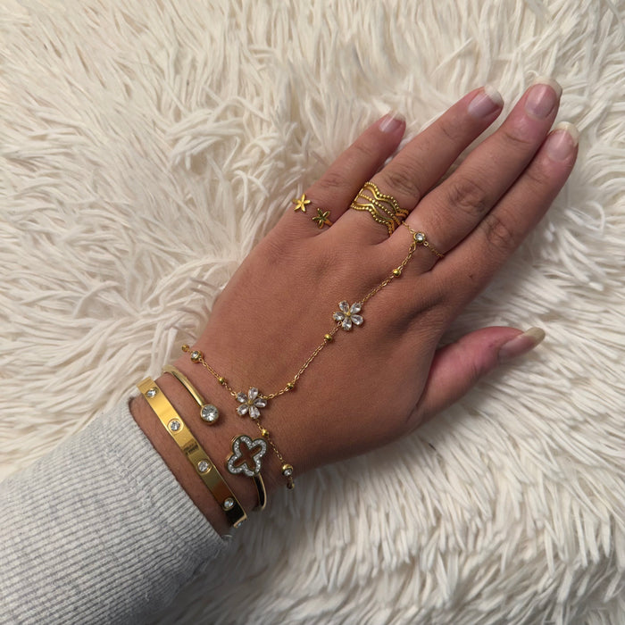 Chaîne de main dorée en acier inoxydable et pierres en zirconium ✨