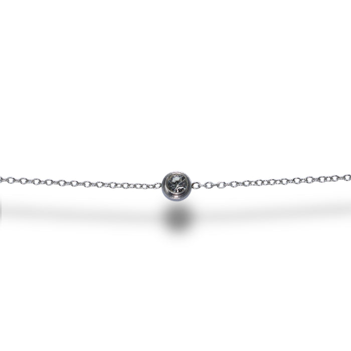 Bracelet fin avec pierre centrale en zirconium ✨