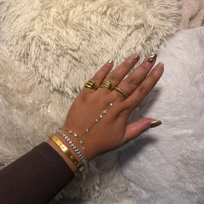 Chaîne de main dorée – Acier Inoxydable ✨