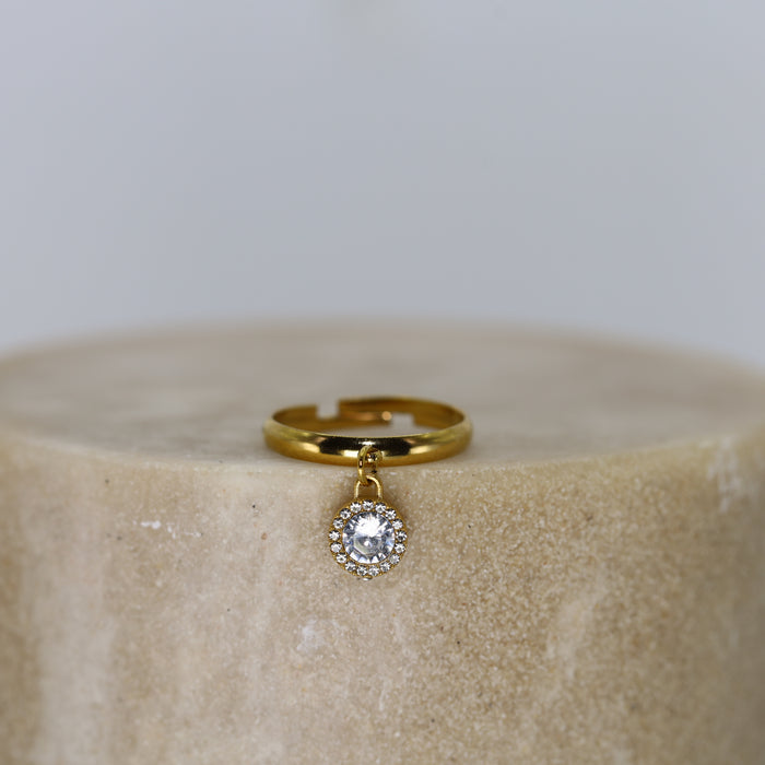 Bague ajustable dorée avec breloque sertie de pierres en zirconium acier inoxydable ✨