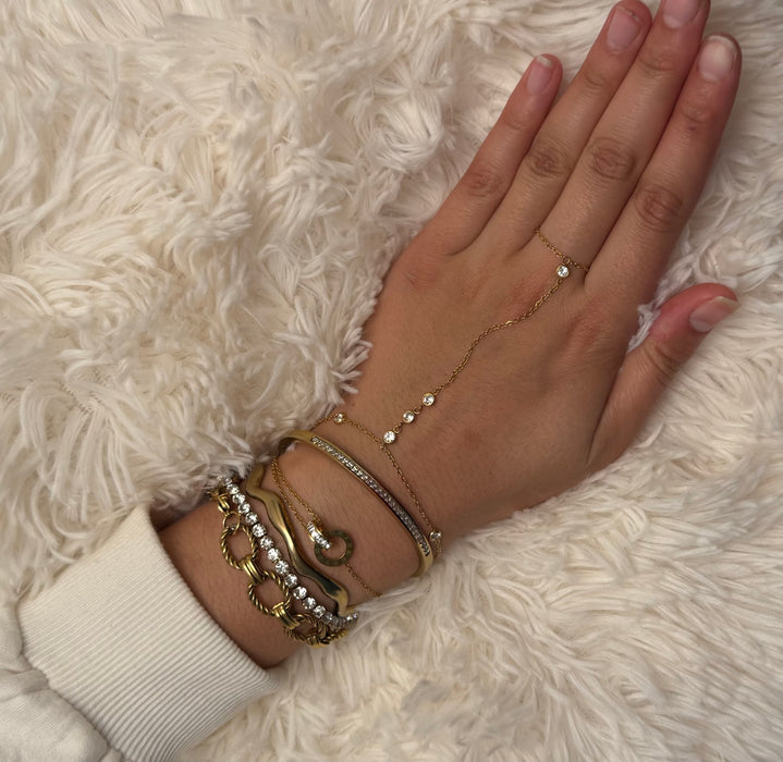 Chaîne de main dorée – Acier Inoxydable ✨